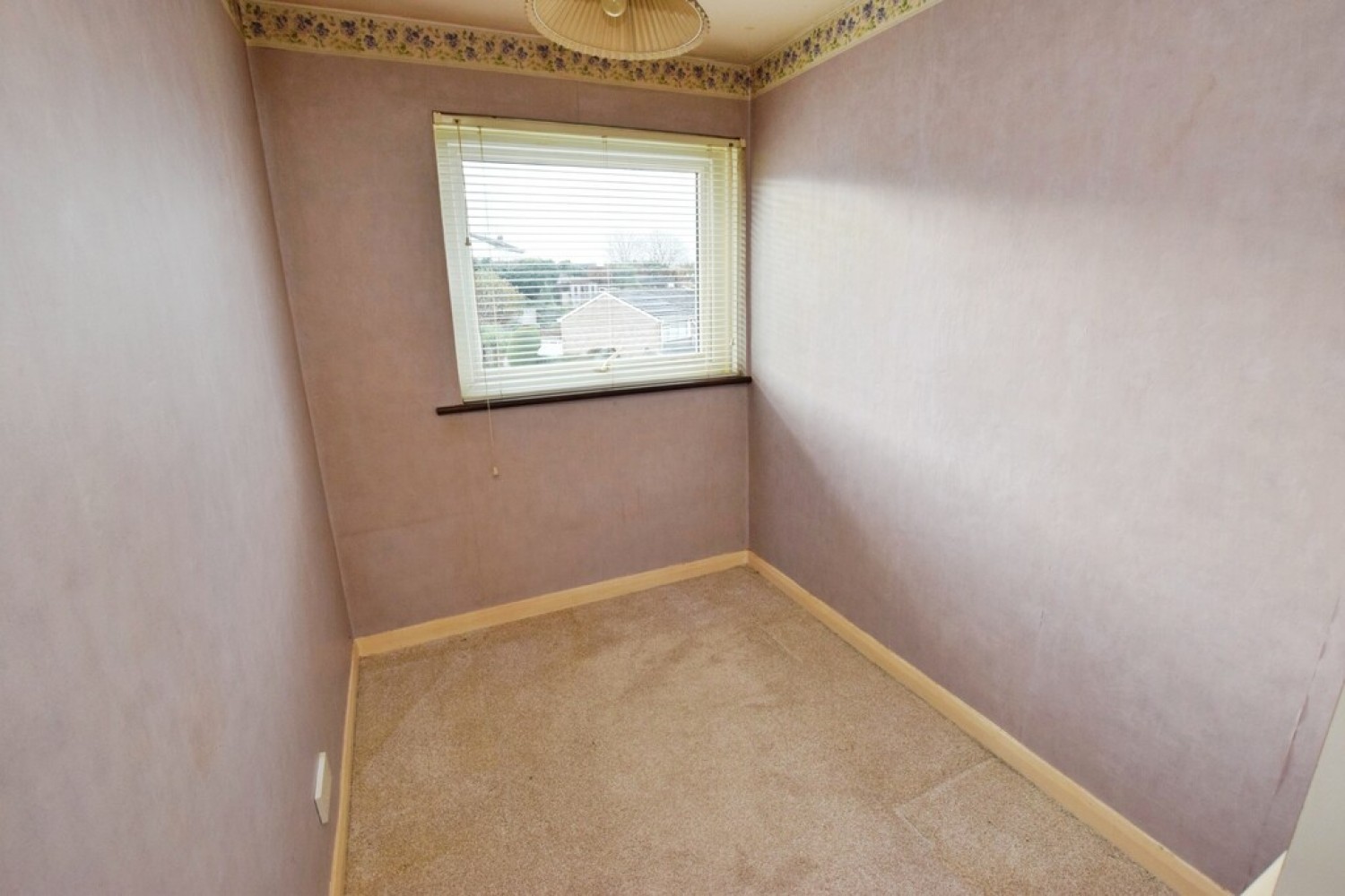 3 bedroom House for Sale Woodwater Lane