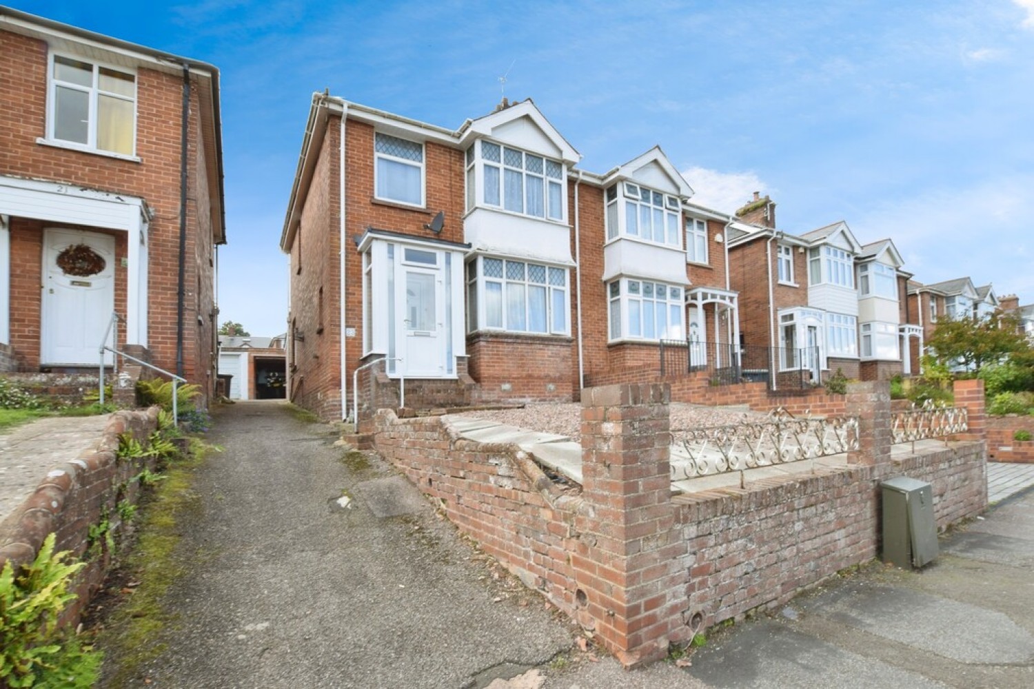 3 bedroom House for Sale Broadway