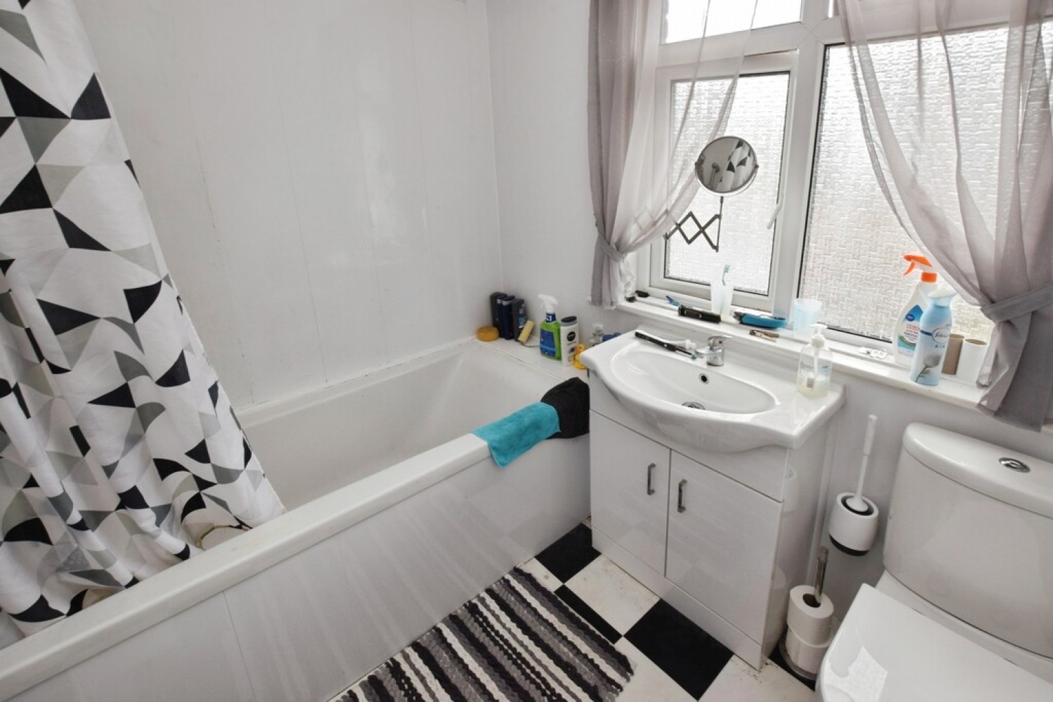 3 bedroom House for Sale Broadway