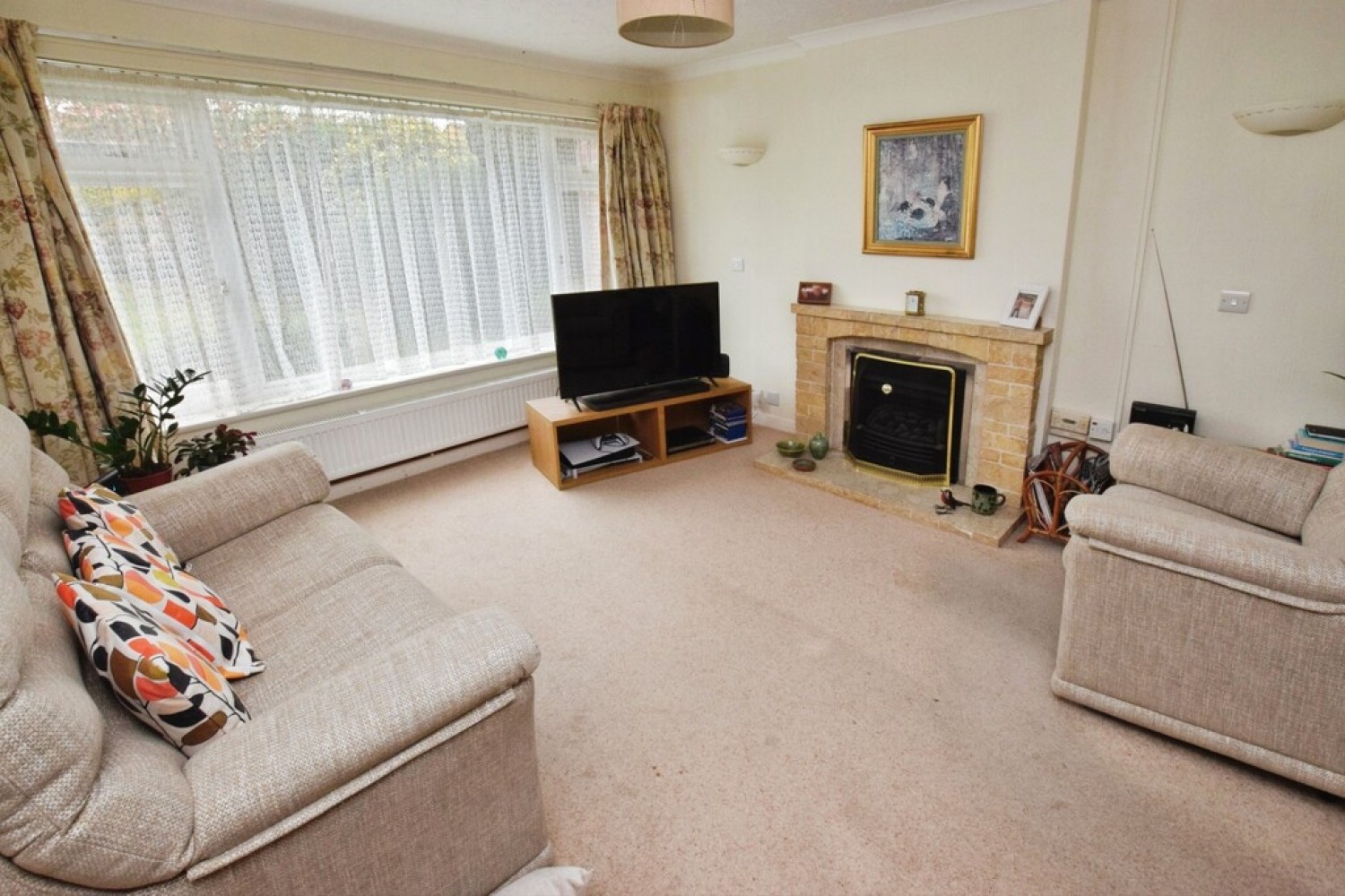 3 bedroom House for Sale Broadfields Road
