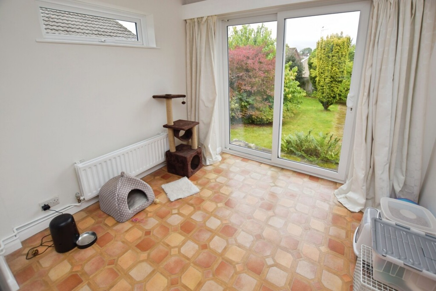 3 bedroom House for Sale Broadfields Road