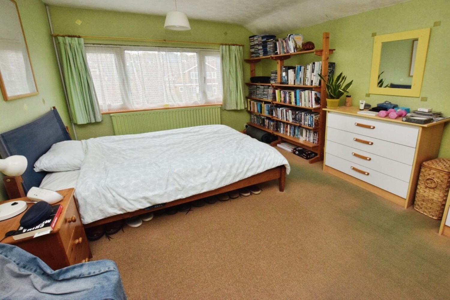 3 bedroom House for Sale Broadfields Road