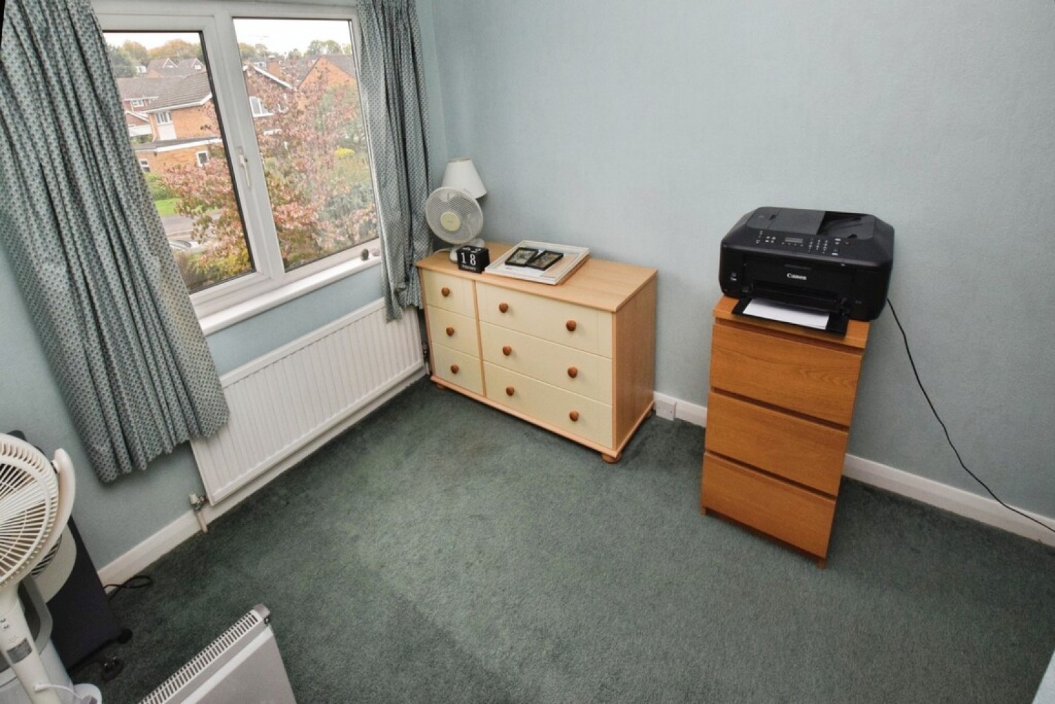 3 bedroom House for Sale Broadfields Road