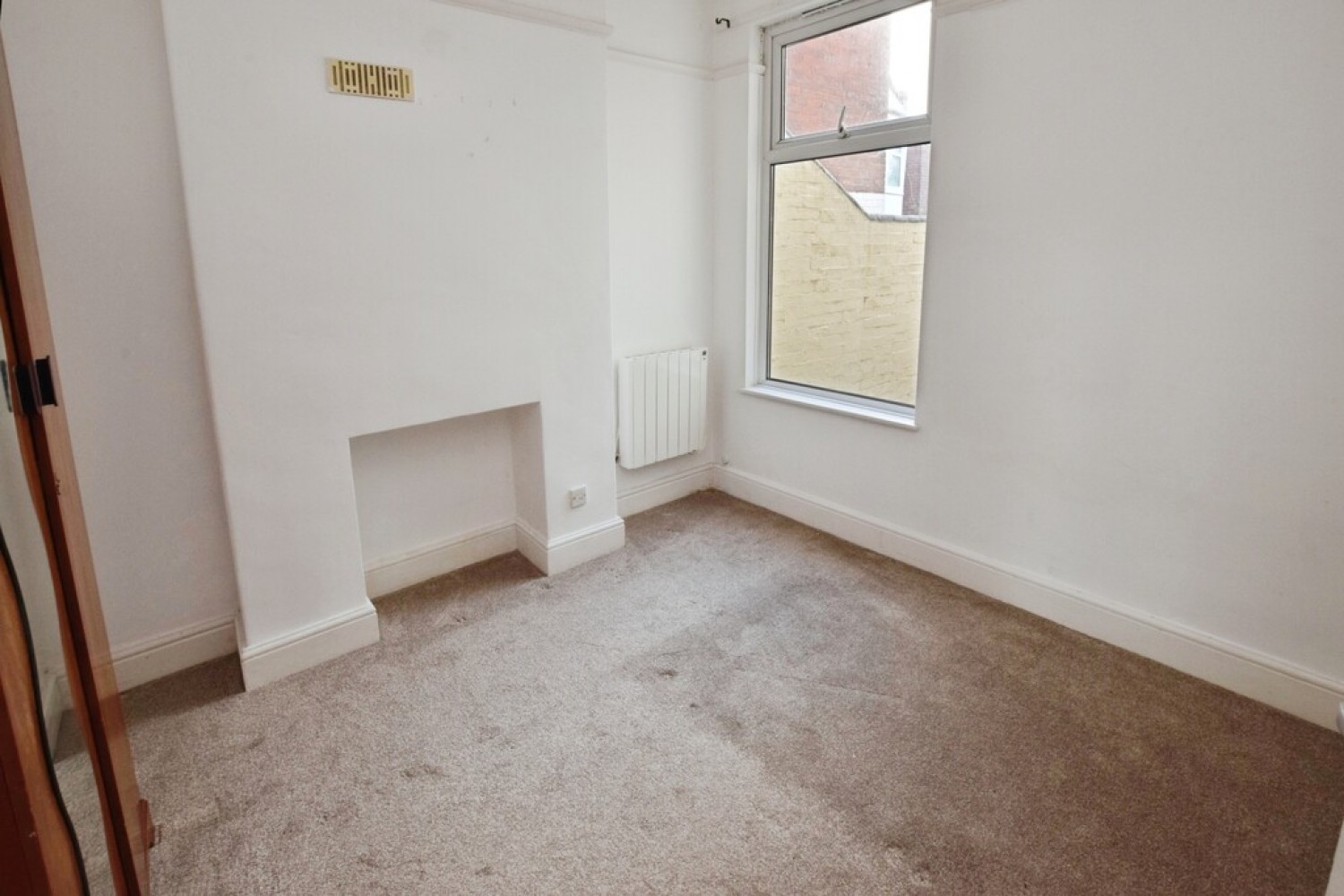 1 bedroom Flat for Sale Elmside
