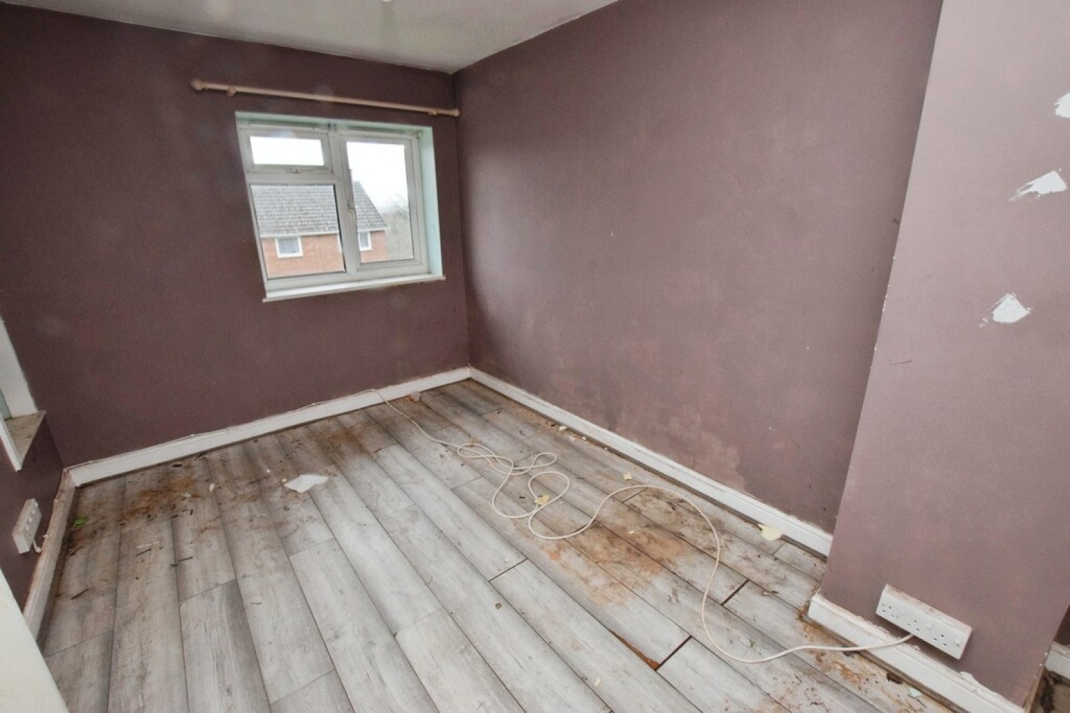 3 bedroom House for Sale Elaine Close