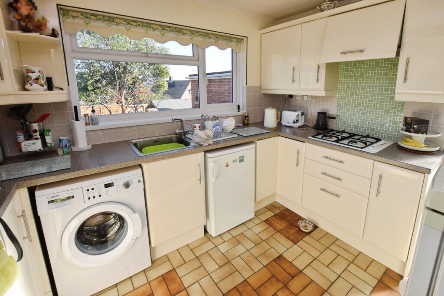 2 bedroom Bungalow for Sale Hampshire Close