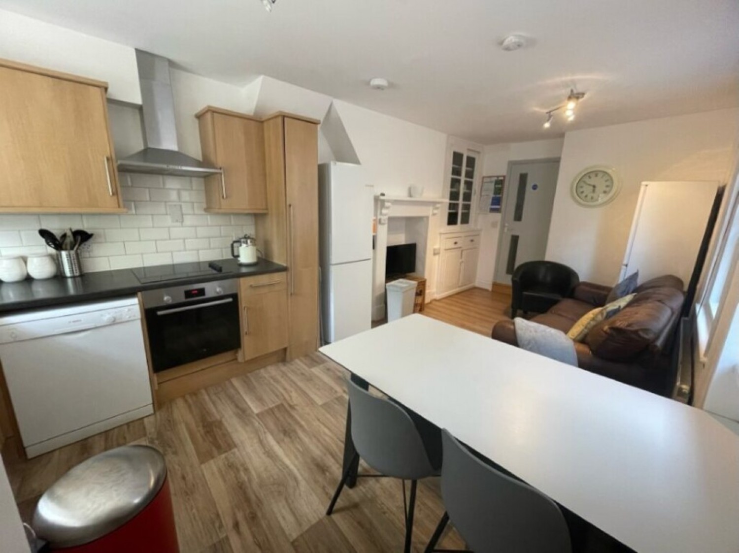 5 bedroom House for Sale Priory Road