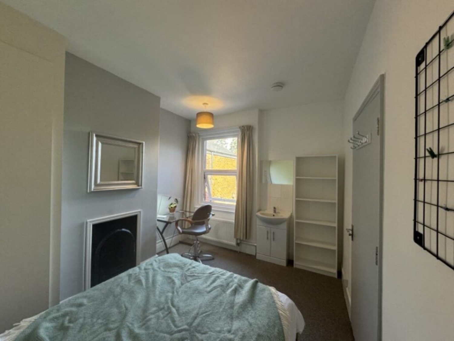 5 bedroom House for Sale Priory Road