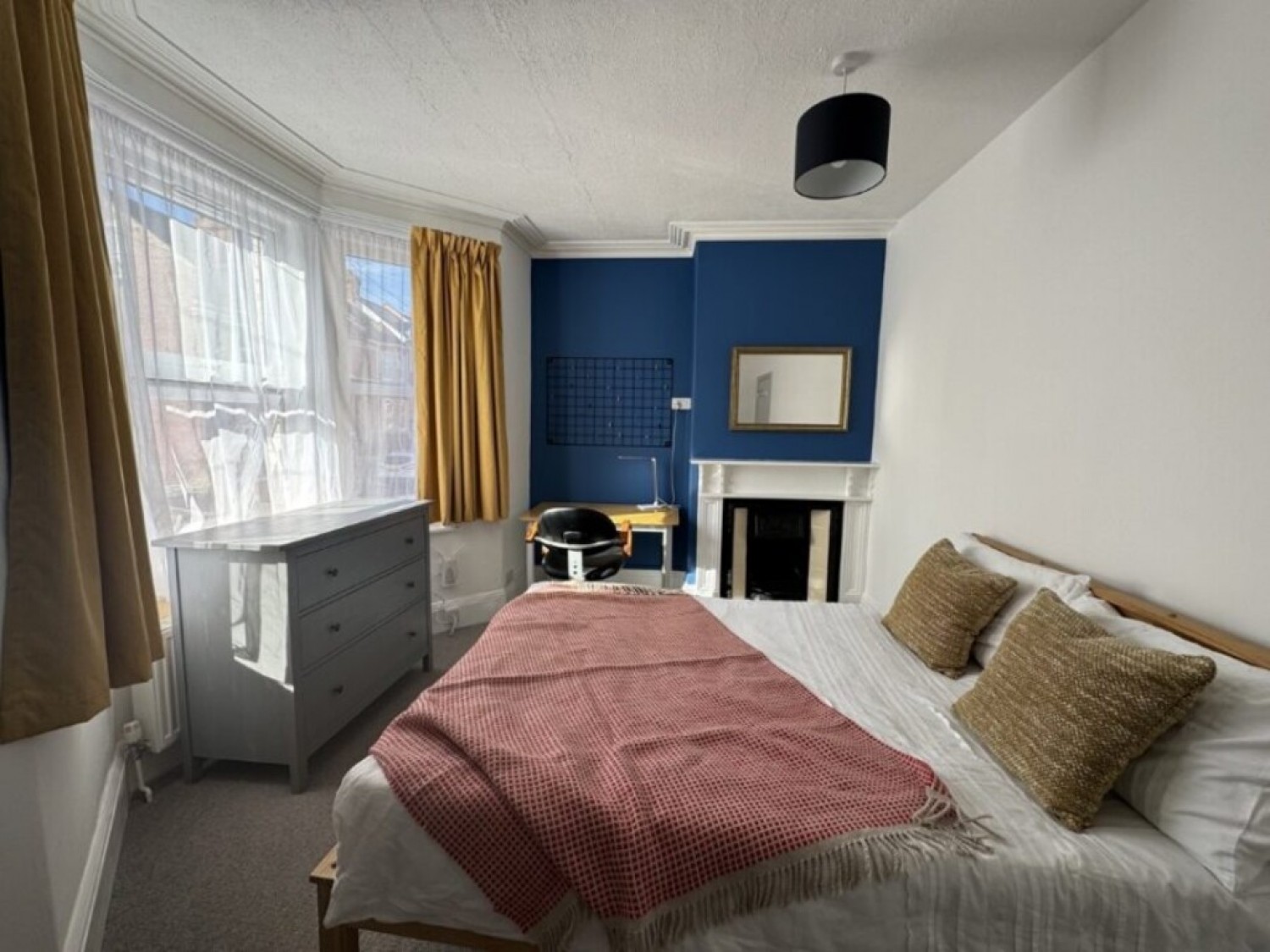 5 bedroom House for Sale Priory Road