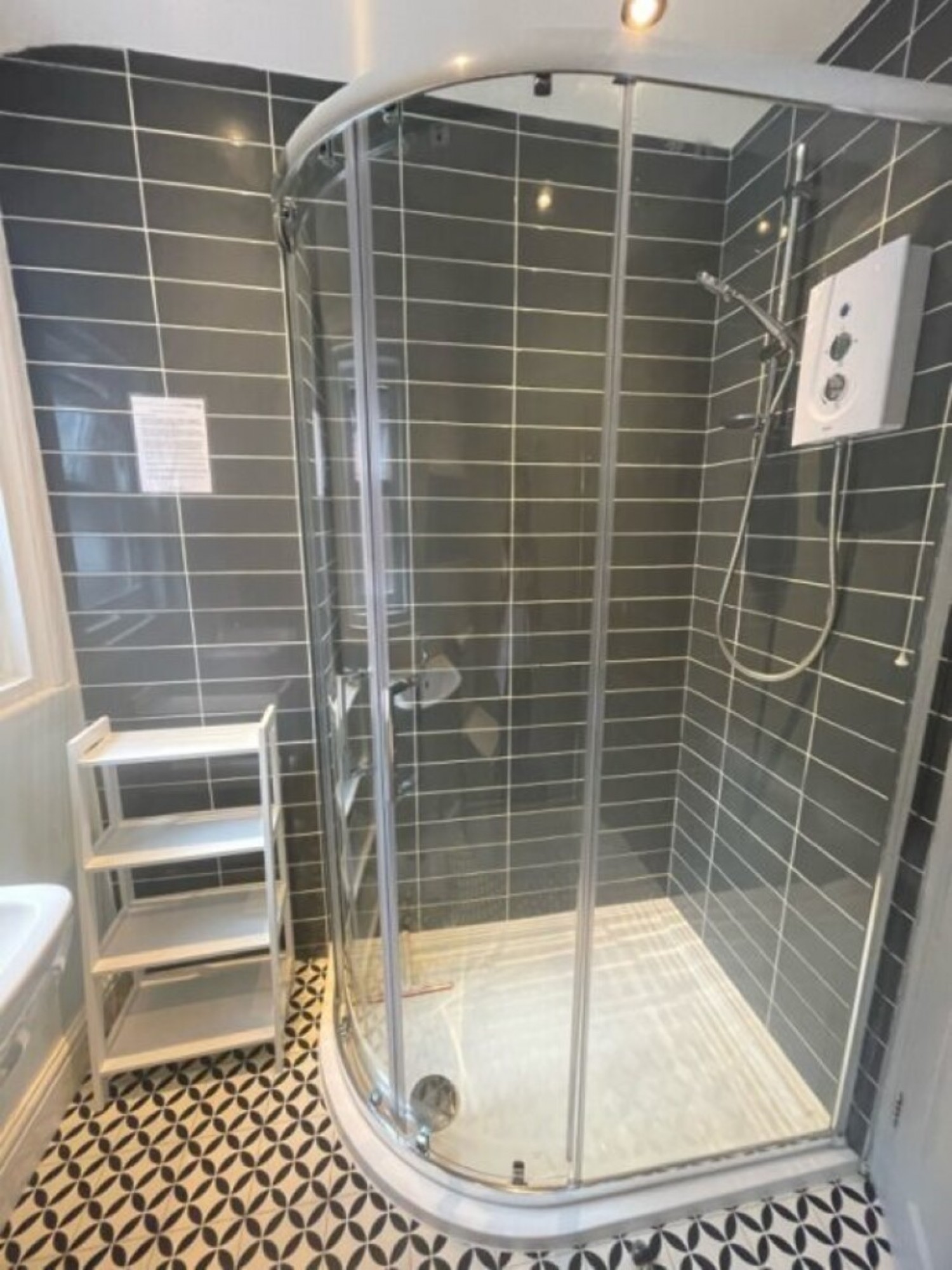 5 bedroom House for Sale Priory Road