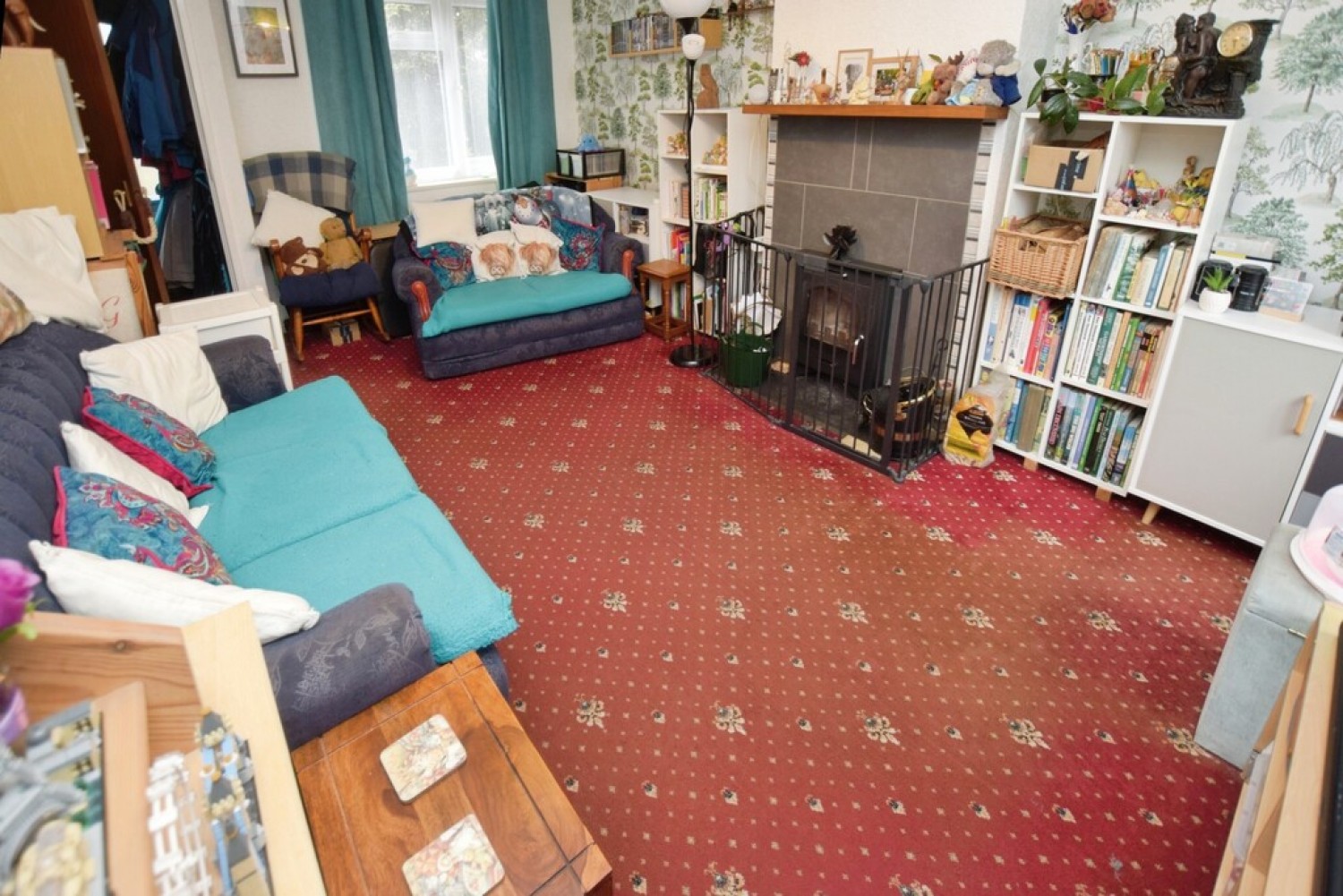 3 bedroom House for Sale Lloyds Crescent