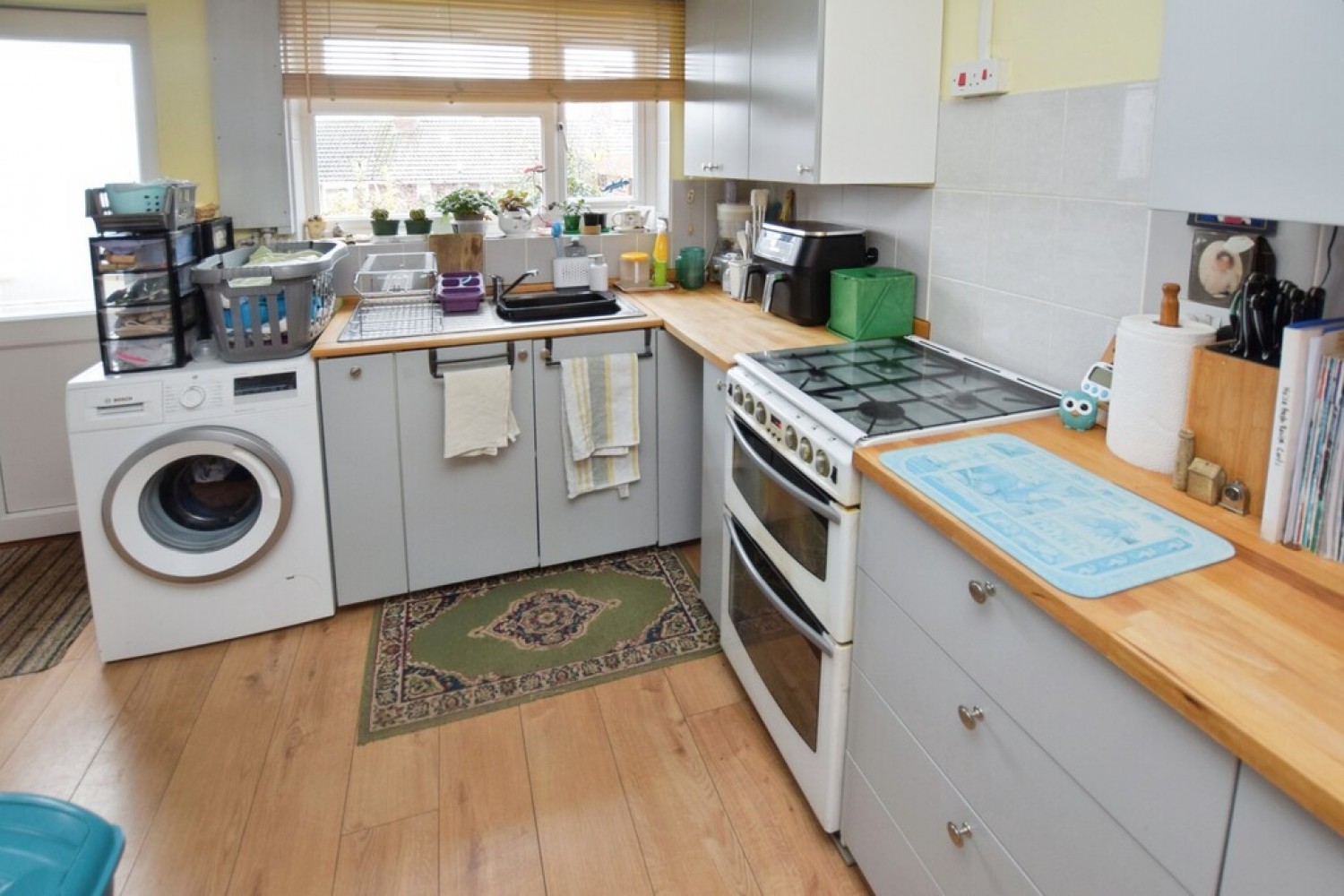 3 bedroom House for Sale Lloyds Crescent