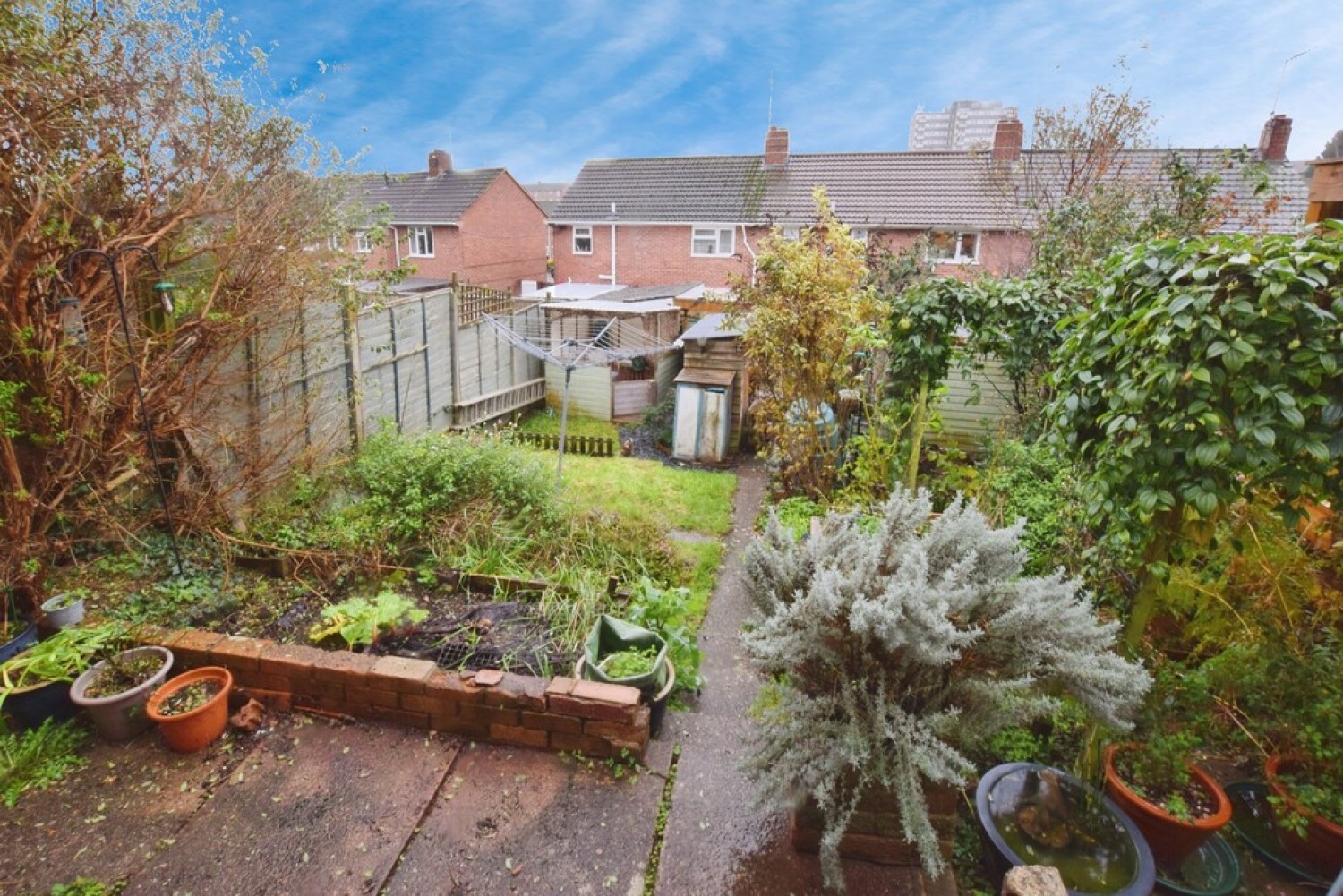 3 bedroom House for Sale Lloyds Crescent