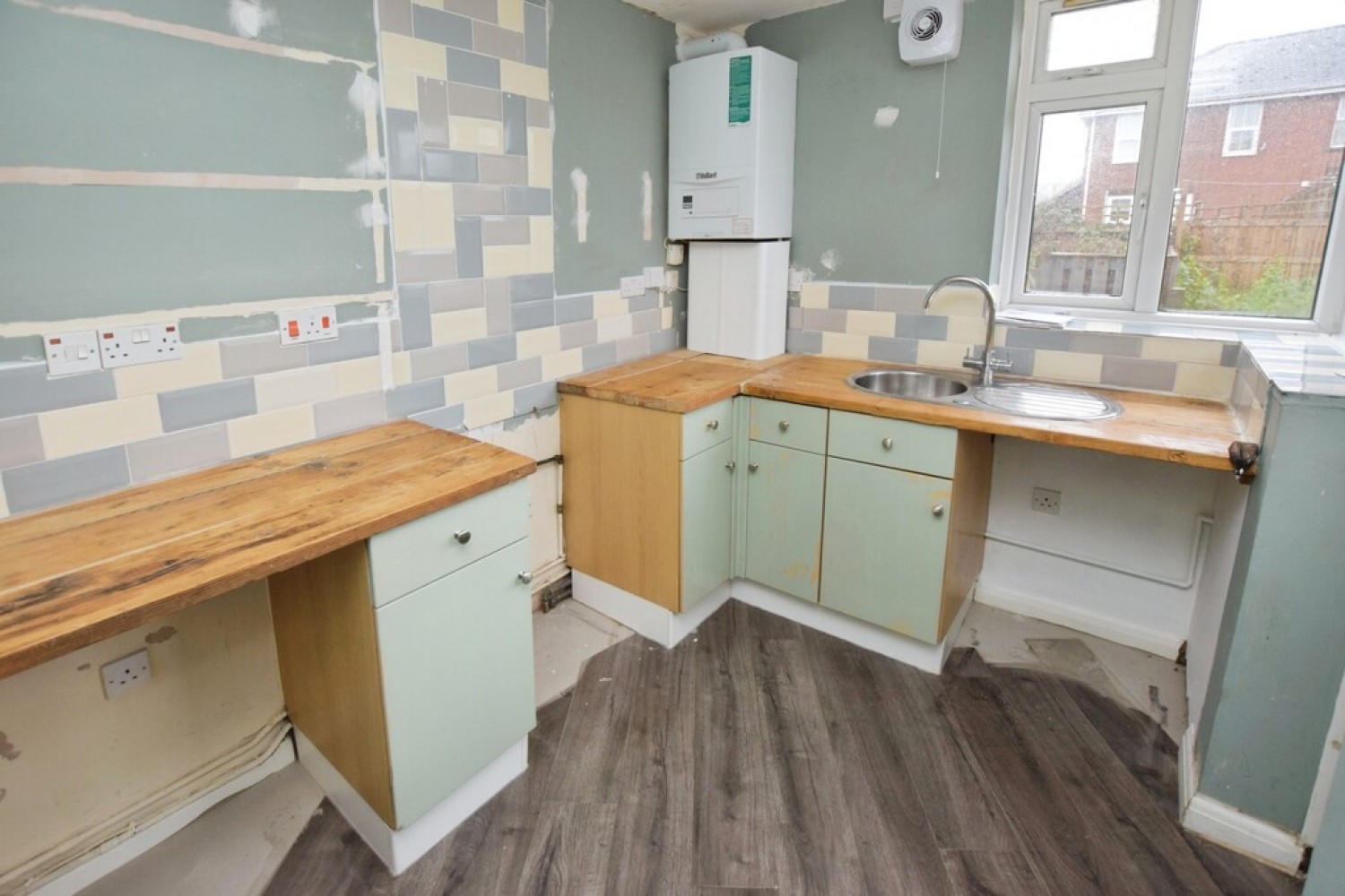 1 bedroom Flat for Sale Burnthouse Lane