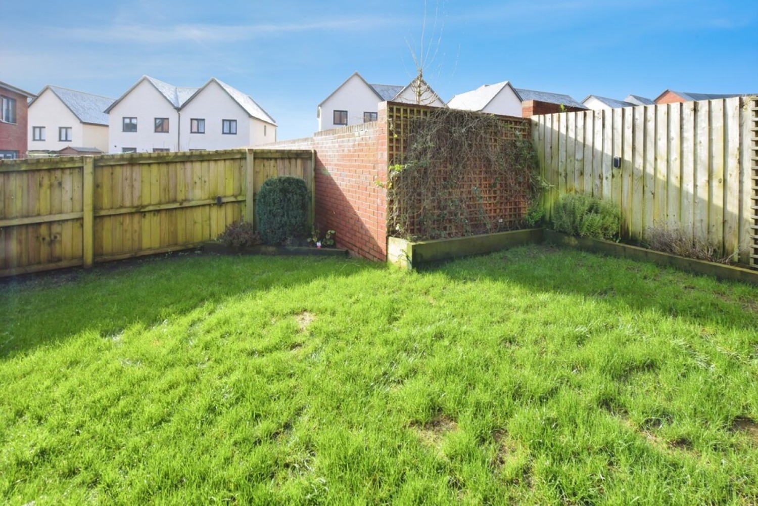 3 bedroom House for Sale Ellacott Road