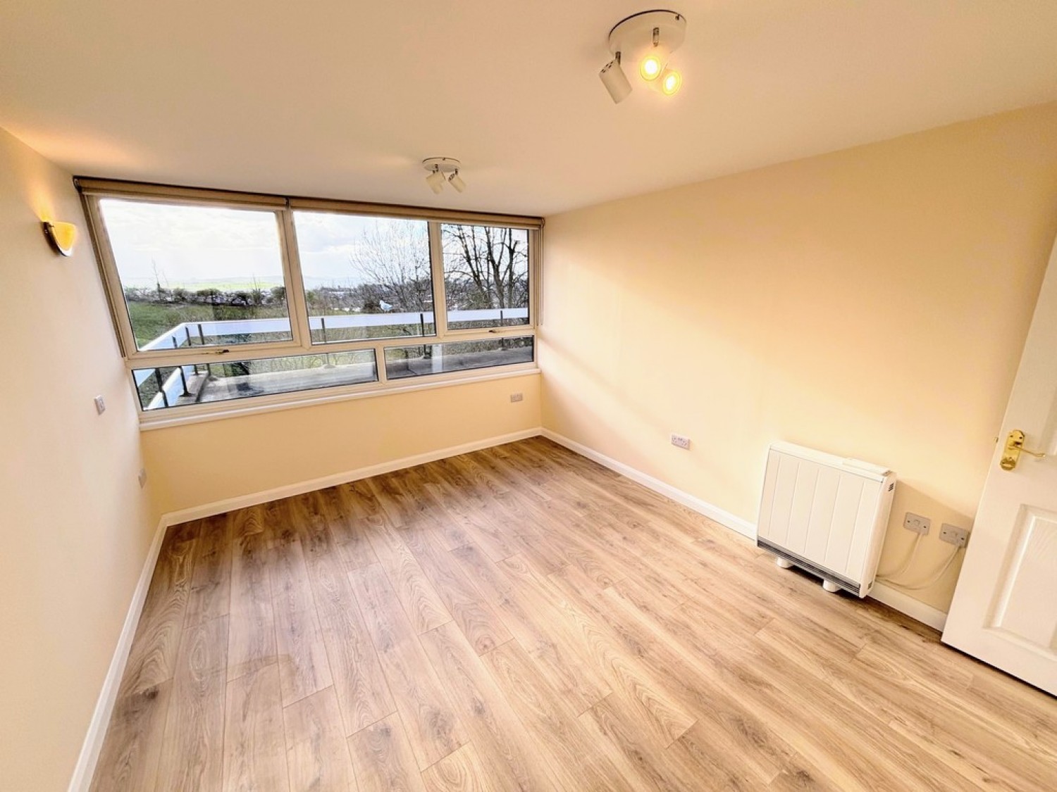1 bedroom Flat for Letting Woodwater Lane, Broadfields, Exeter