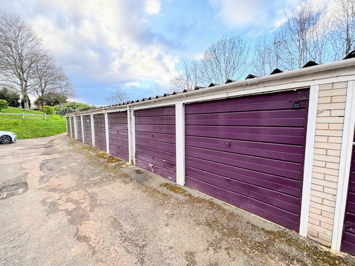 Woodwater Lane, Broadfields, Exeter