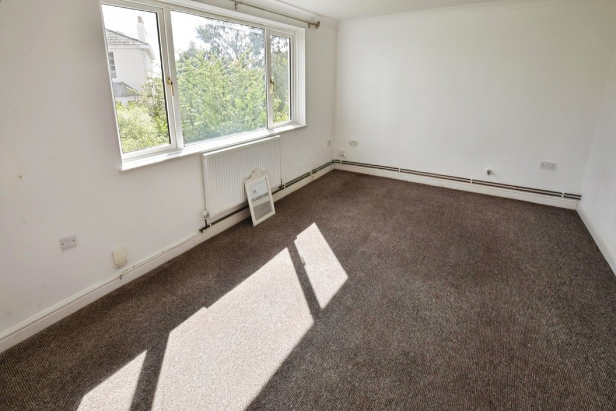 4 Baring Flats