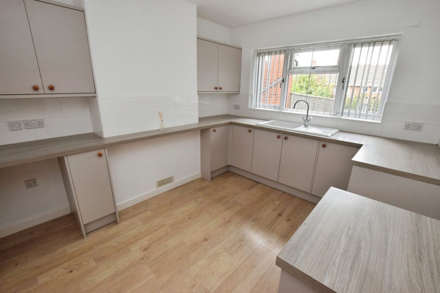 3 bedroom House for Sale Bovemoors Lane