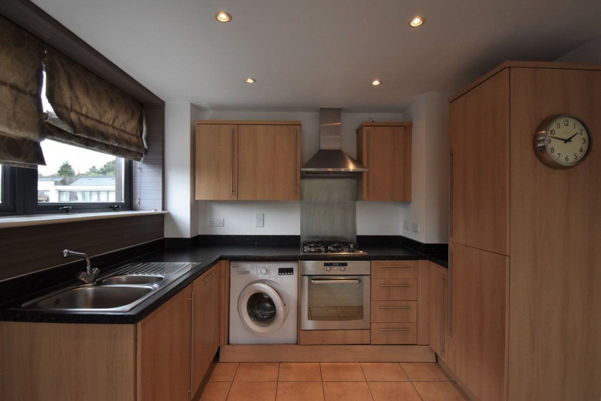 Clifford Way, Riverside Plaza