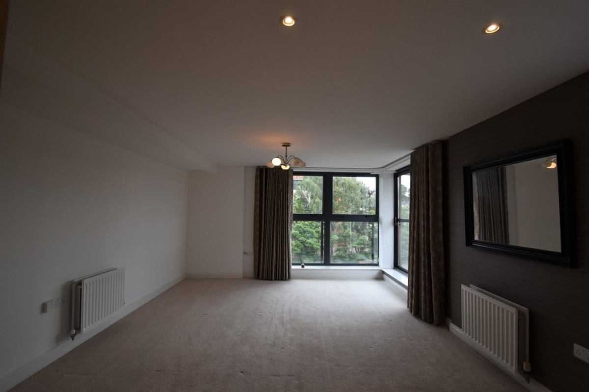 Clifford Way, Riverside Plaza