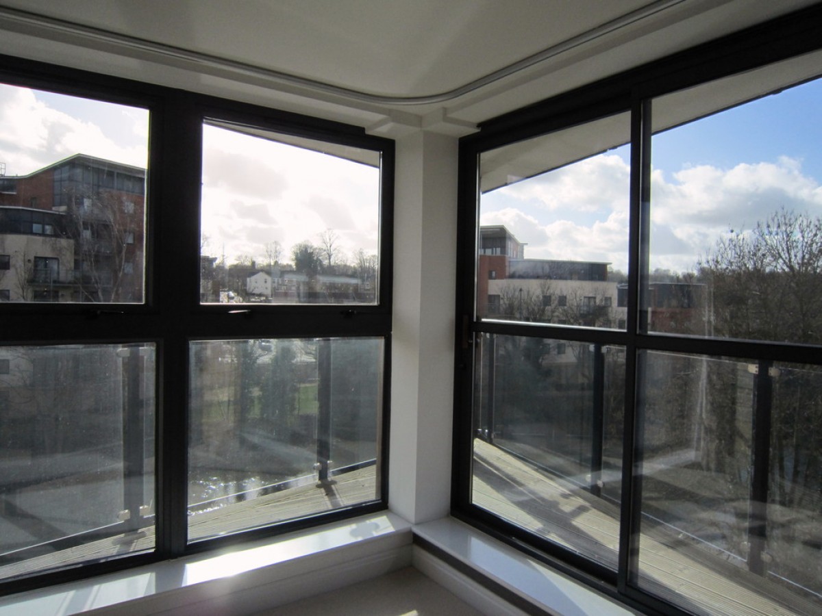 Clifford Way, Riverside Plaza