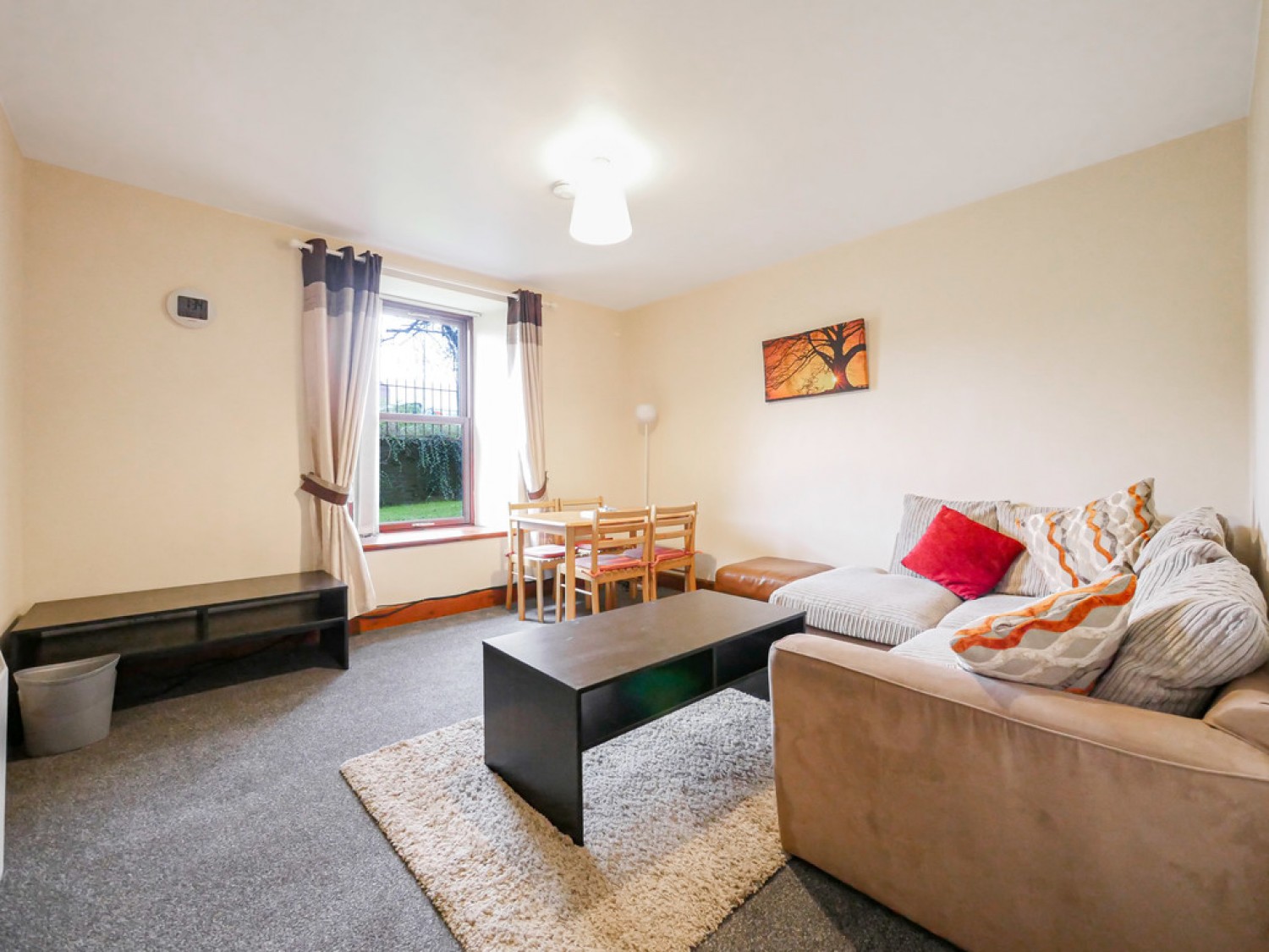 2 bedroom Flat for Letting Taits Lane, Dundee