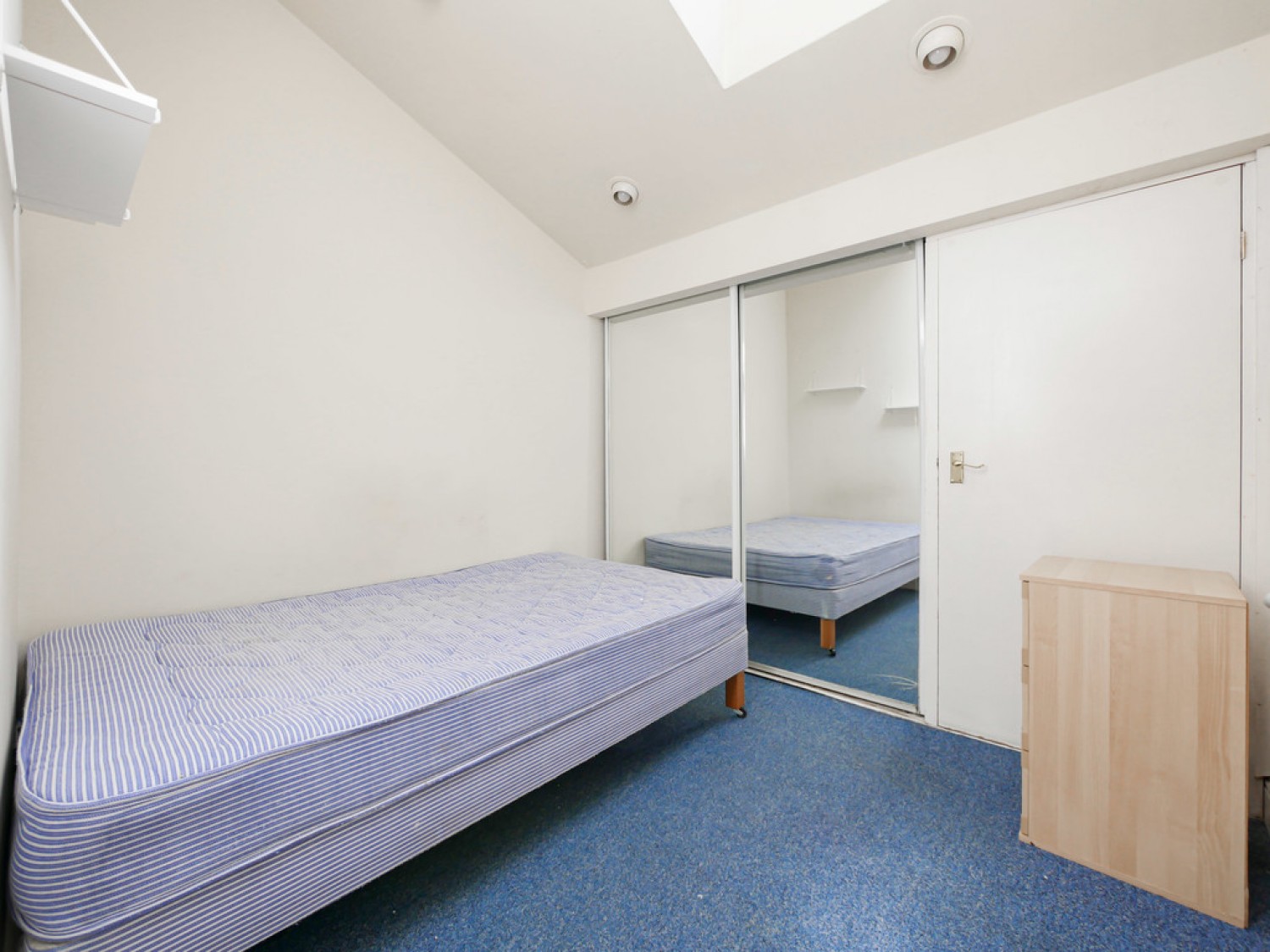 3 bedroom Flat in Bank Street, Dundee