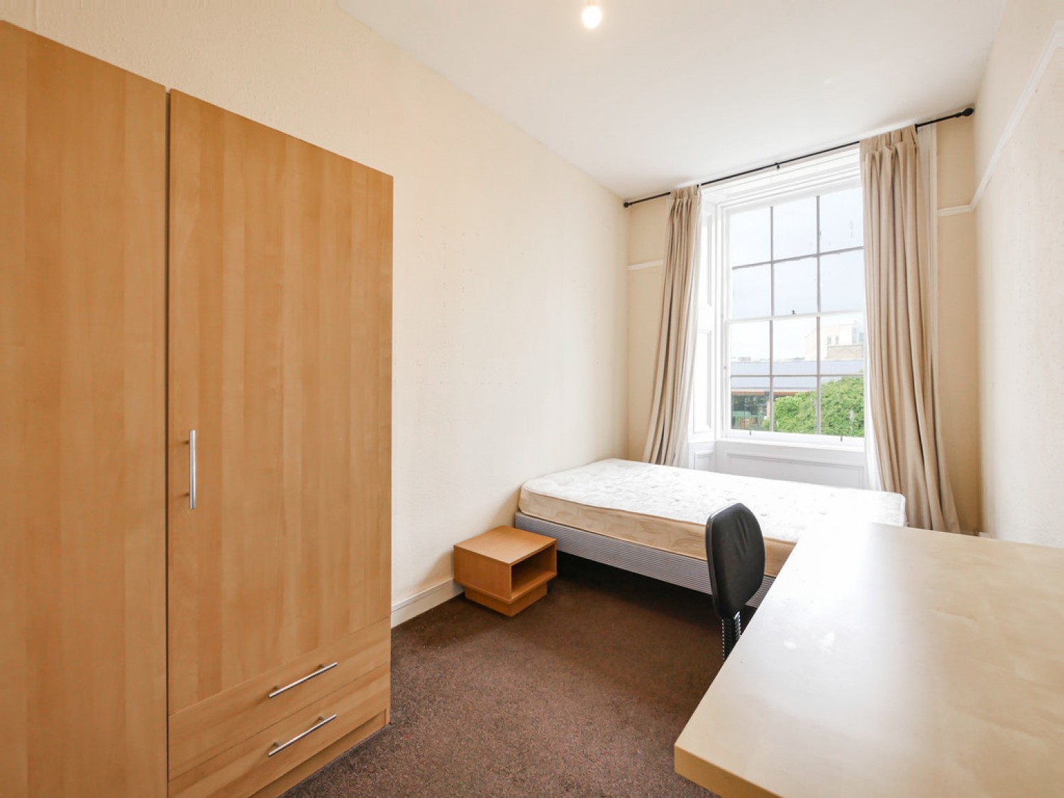 5 bedroom Flat in Nethergate, Dundee