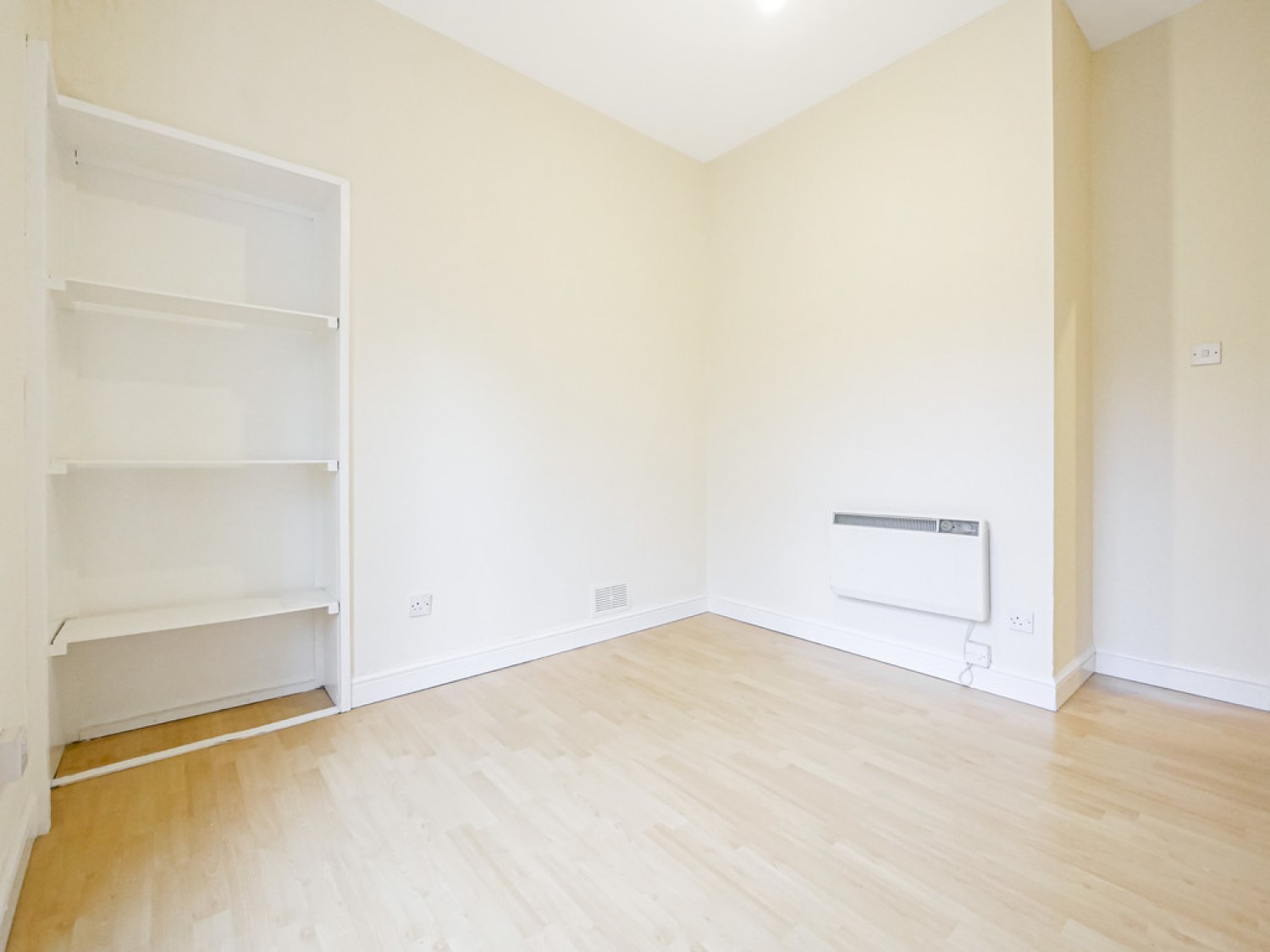 2 bedroom Flat in Dundee, Angus, Scotland