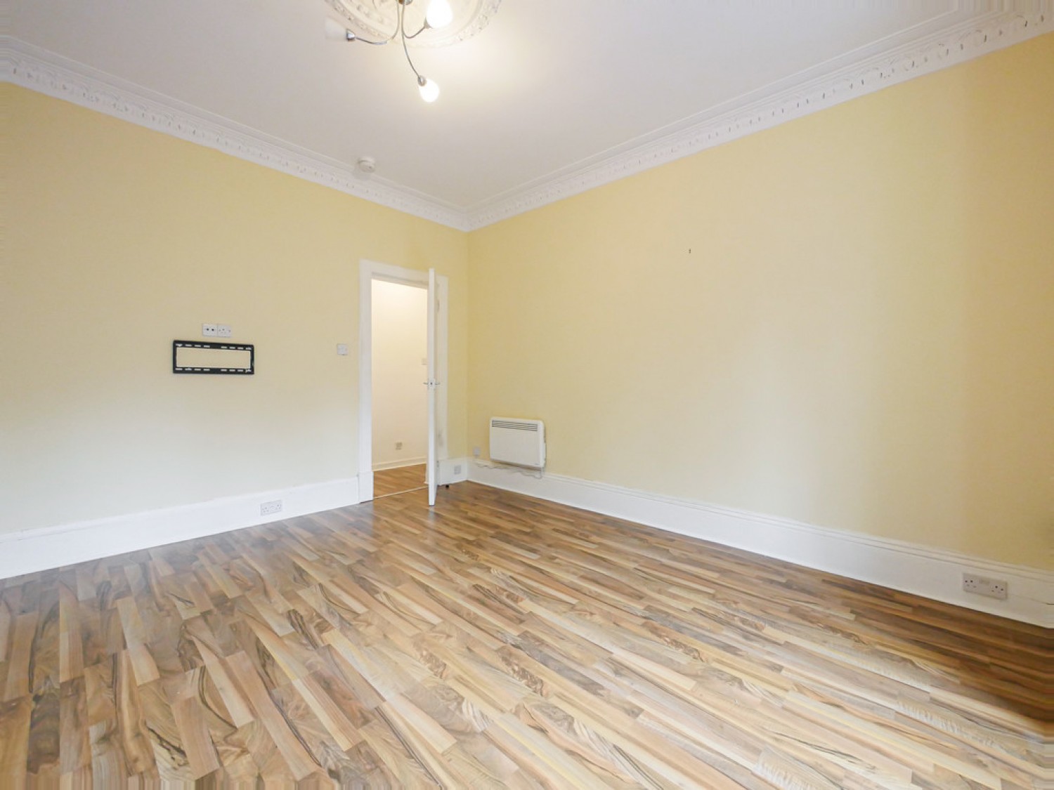 2 bedroom Flat for Letting Dens Road, Dundee