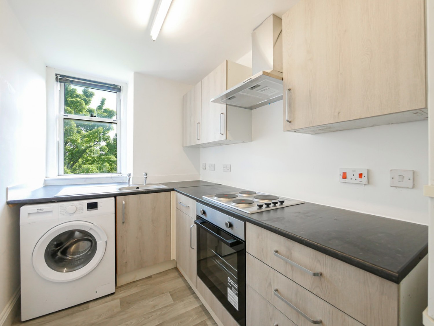 1 bedroom Flat for Letting Strathmartine Road