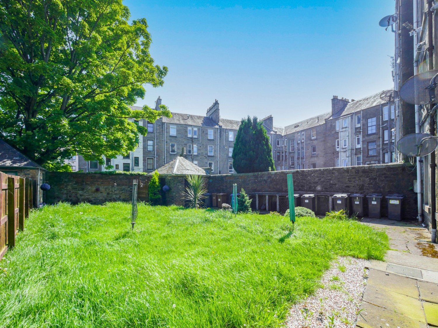 1 bedroom Flat for Letting Strathmartine Road