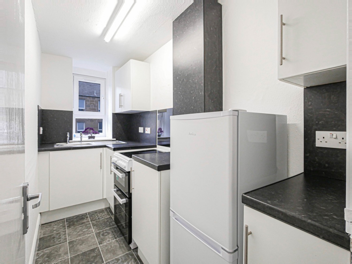 3/R 12 Park Avenue DD4 6PP