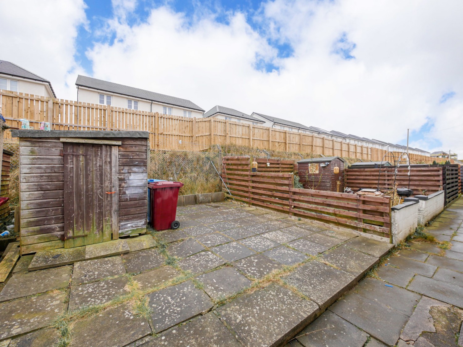 24 Mains Drive Dundee DD4 9BW