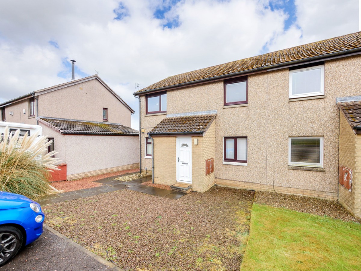 18 Traquair Gardens, Dundee, DD4 0TQ
