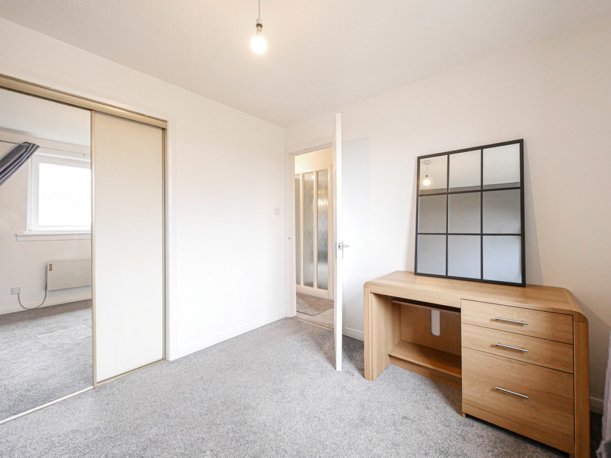 18 Traquair Gardens, Dundee, DD4 0TQ