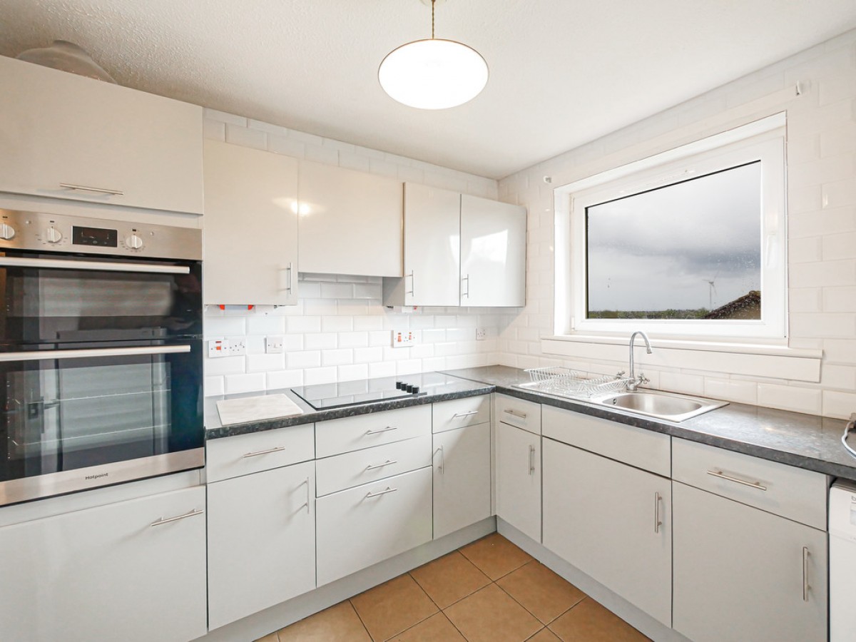 18 Traquair Gardens, Dundee, DD4 0TQ