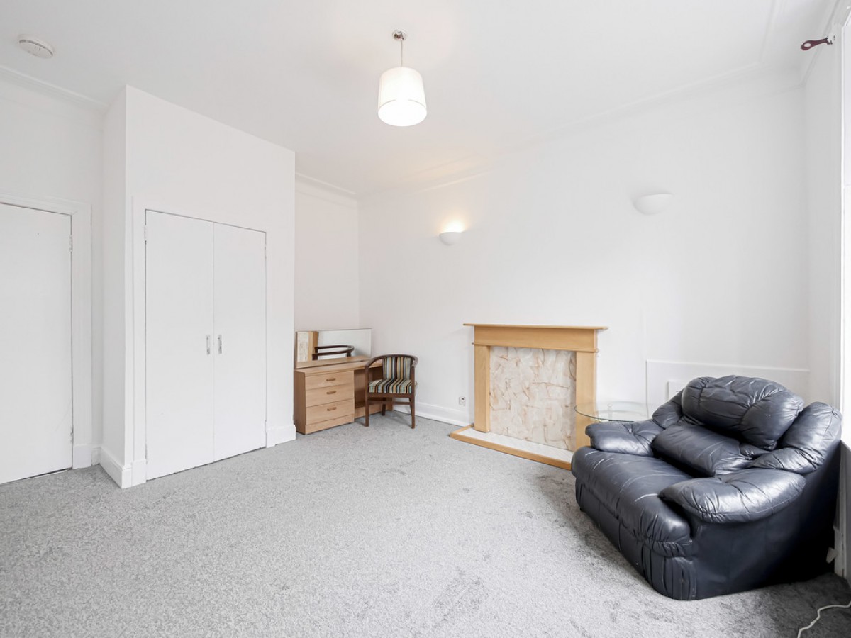 2/R, 6 Lawson Place