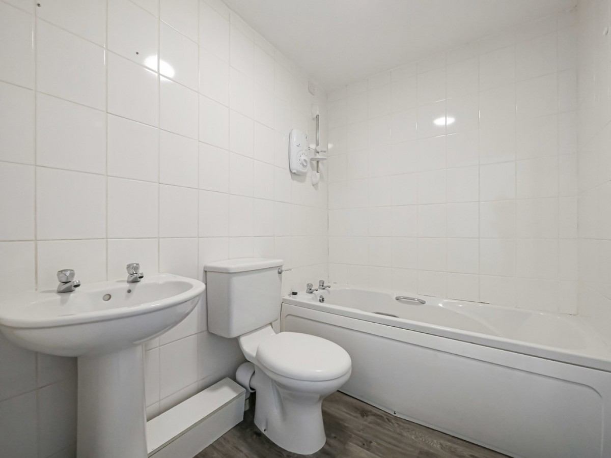 2/R, 6 Lawson Place