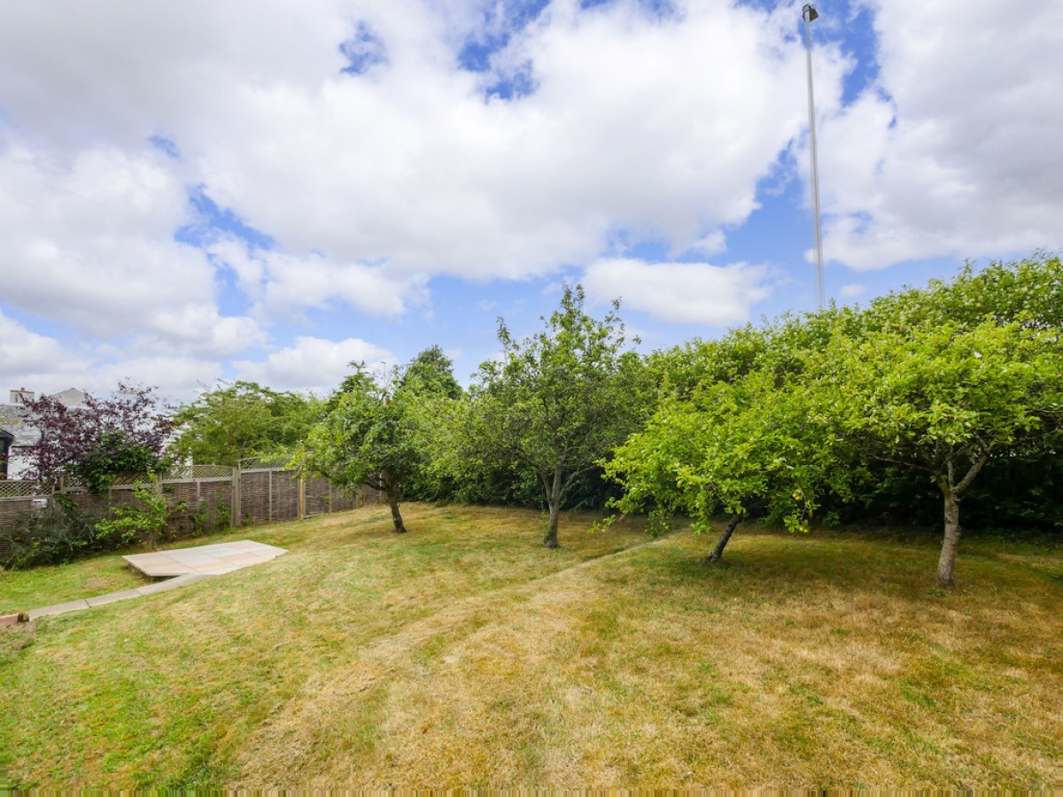 556A Perth Road, Dundee, DD2 1PY