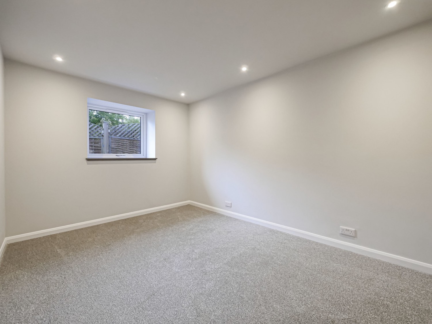 556A Perth Road, Dundee, DD2 1PY