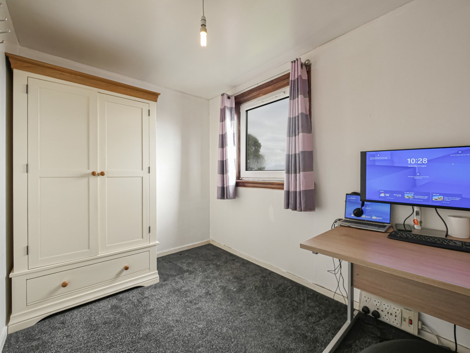 2 Kinneff Crescent Dundee DD3 9RE