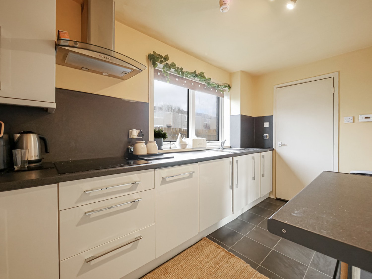 2 Kinneff Crescent Dundee DD3 9RE