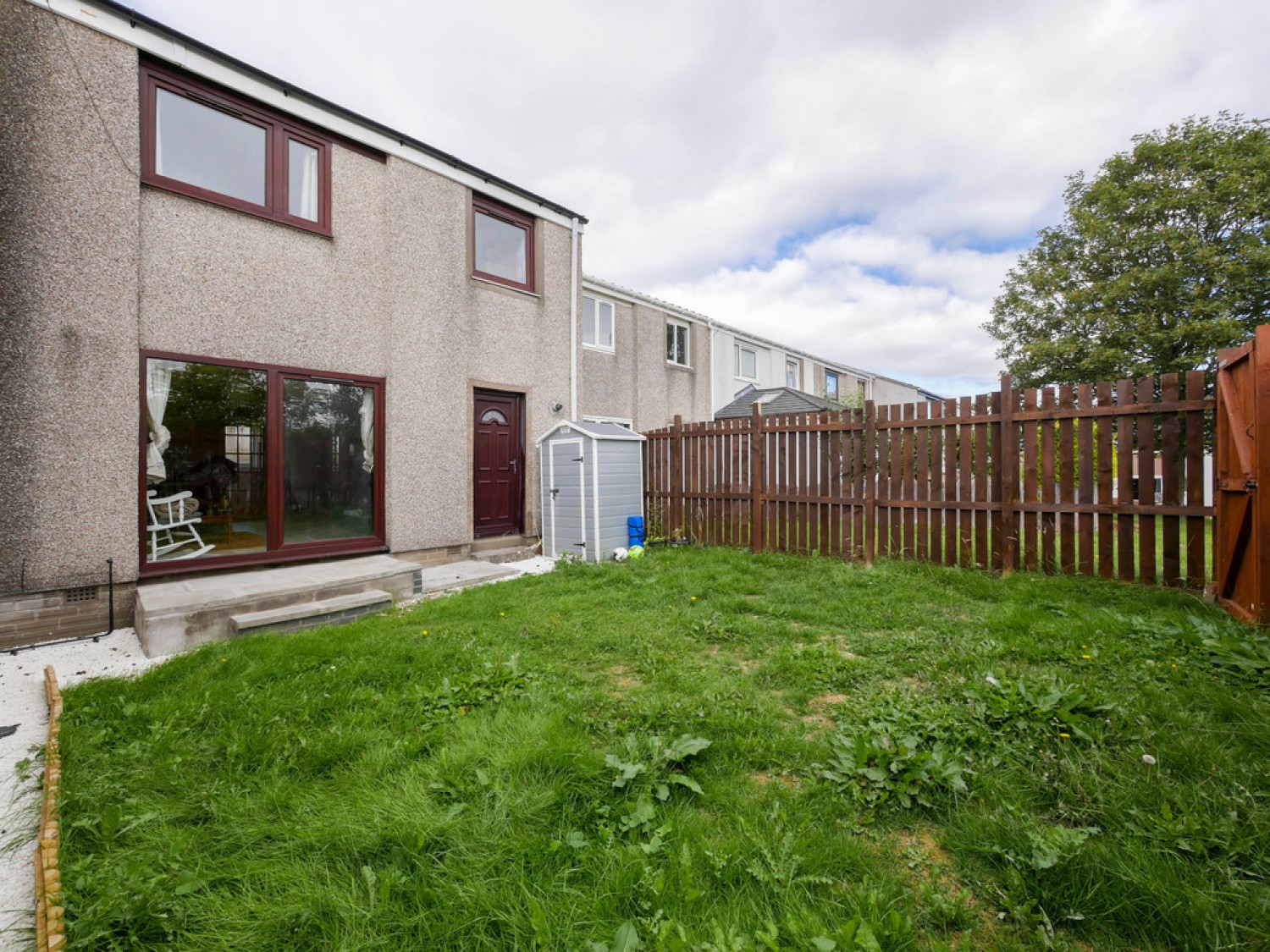2 Kinneff Crescent Dundee DD3 9RE