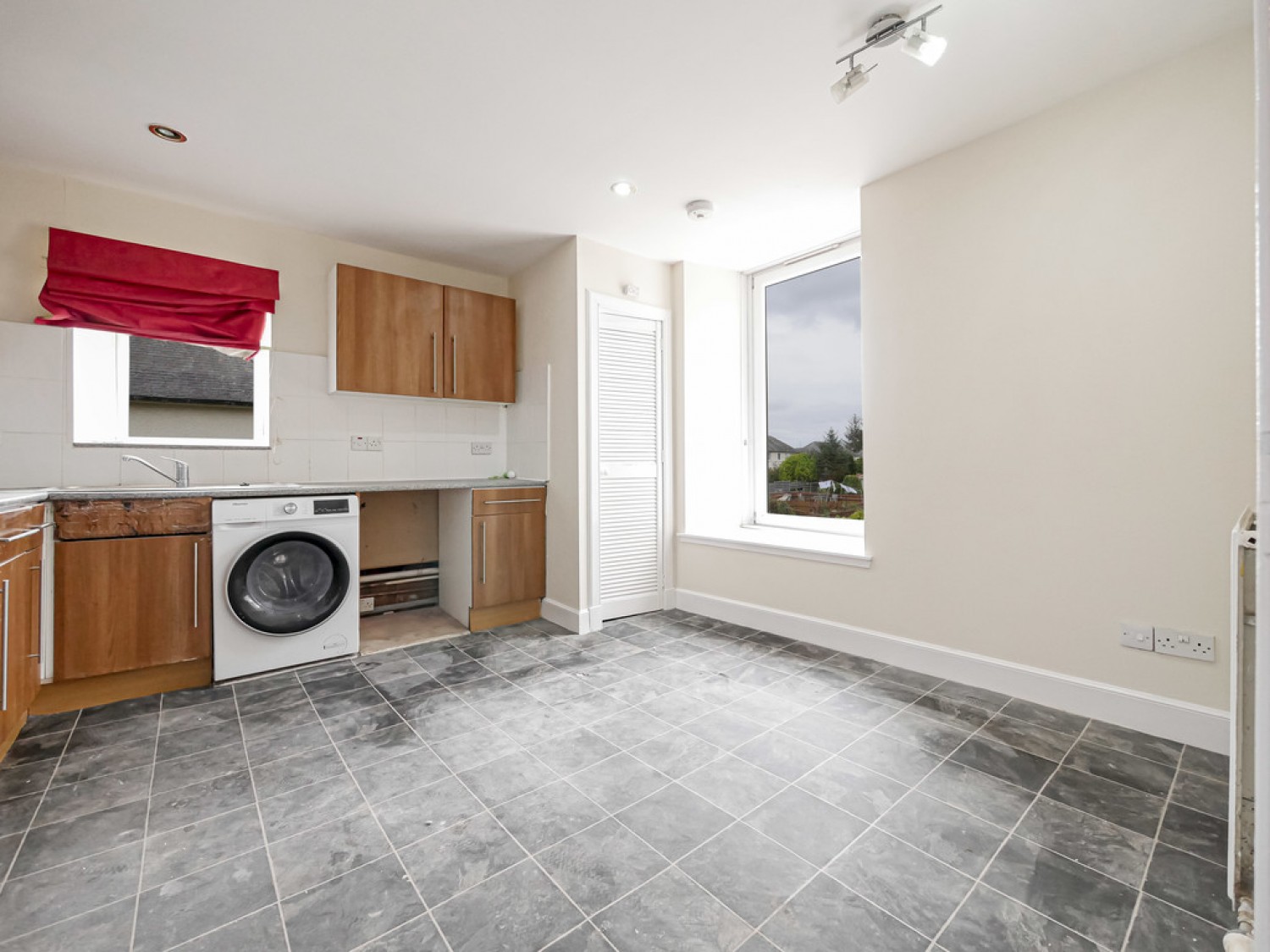 19 Main Street Invergowrie DD2 5AB