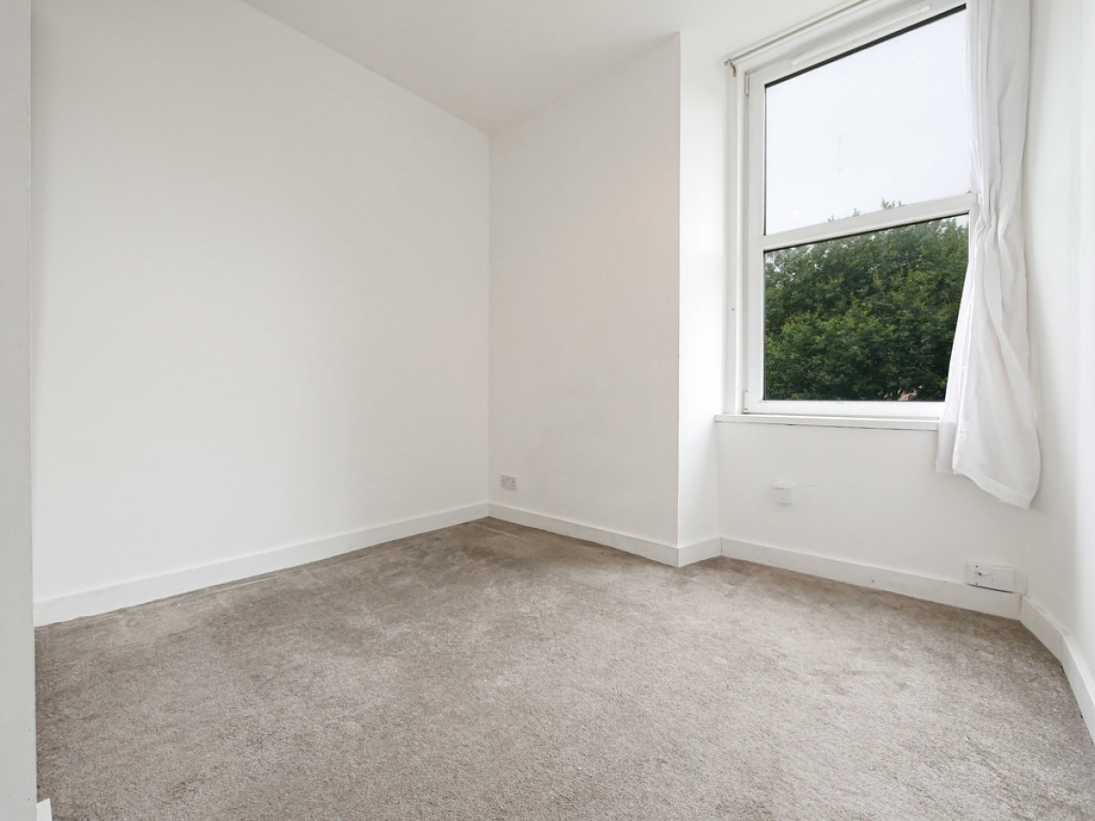 2L 69 Dens Road Dundee DD3 7HZ