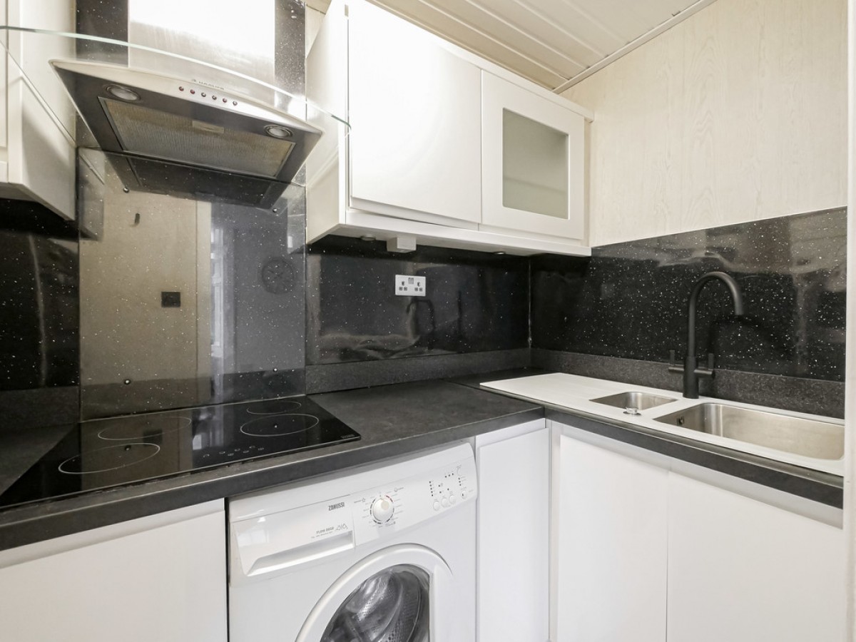 G/R 325 Clepington Road Dundee DD3 8BB