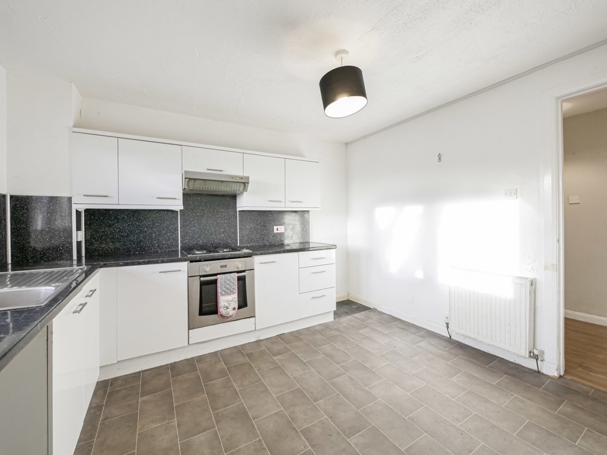 60 Dykehead Place Dundee DD4 6TL