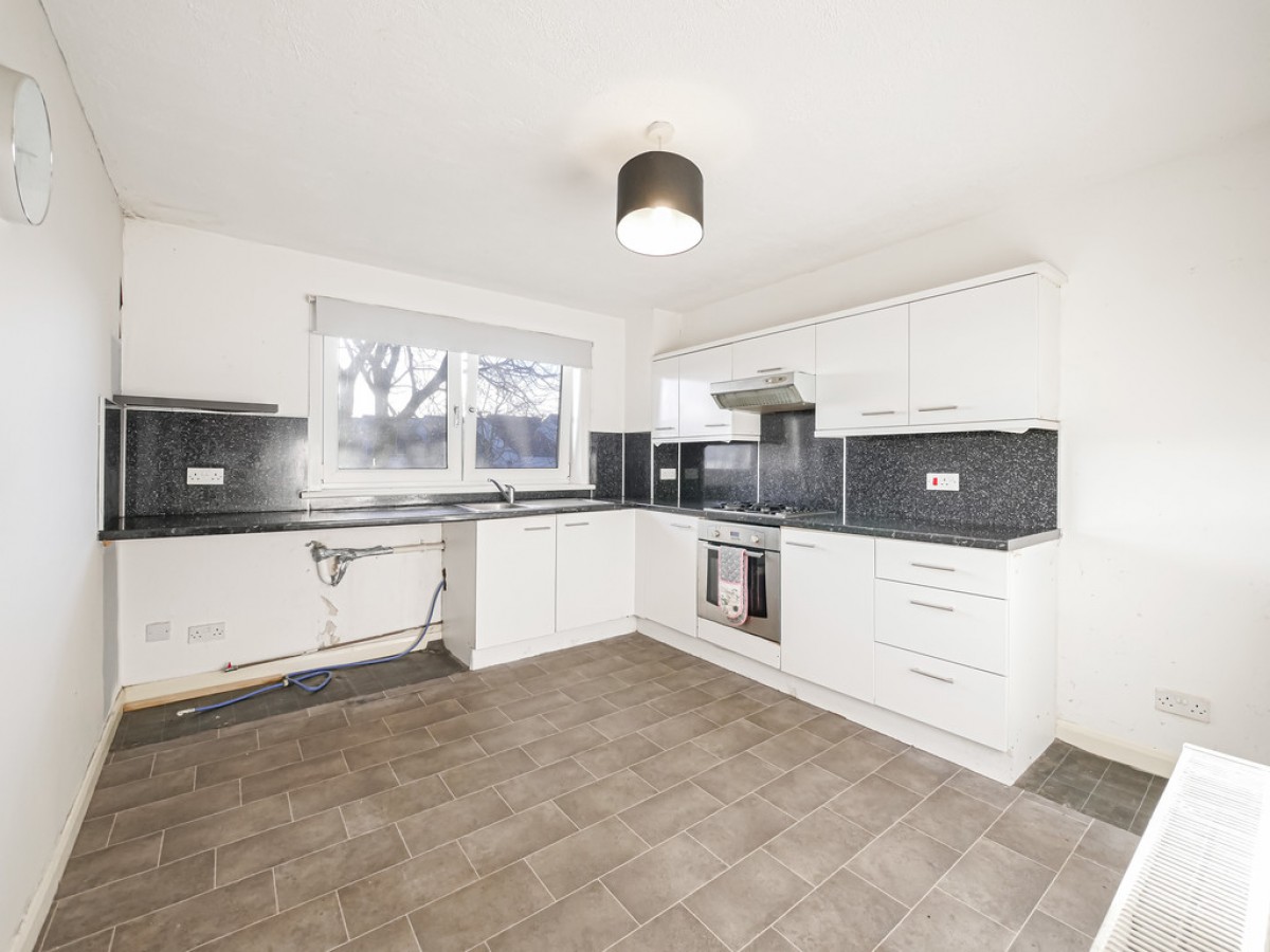 60 Dykehead Place Dundee DD4 6TL